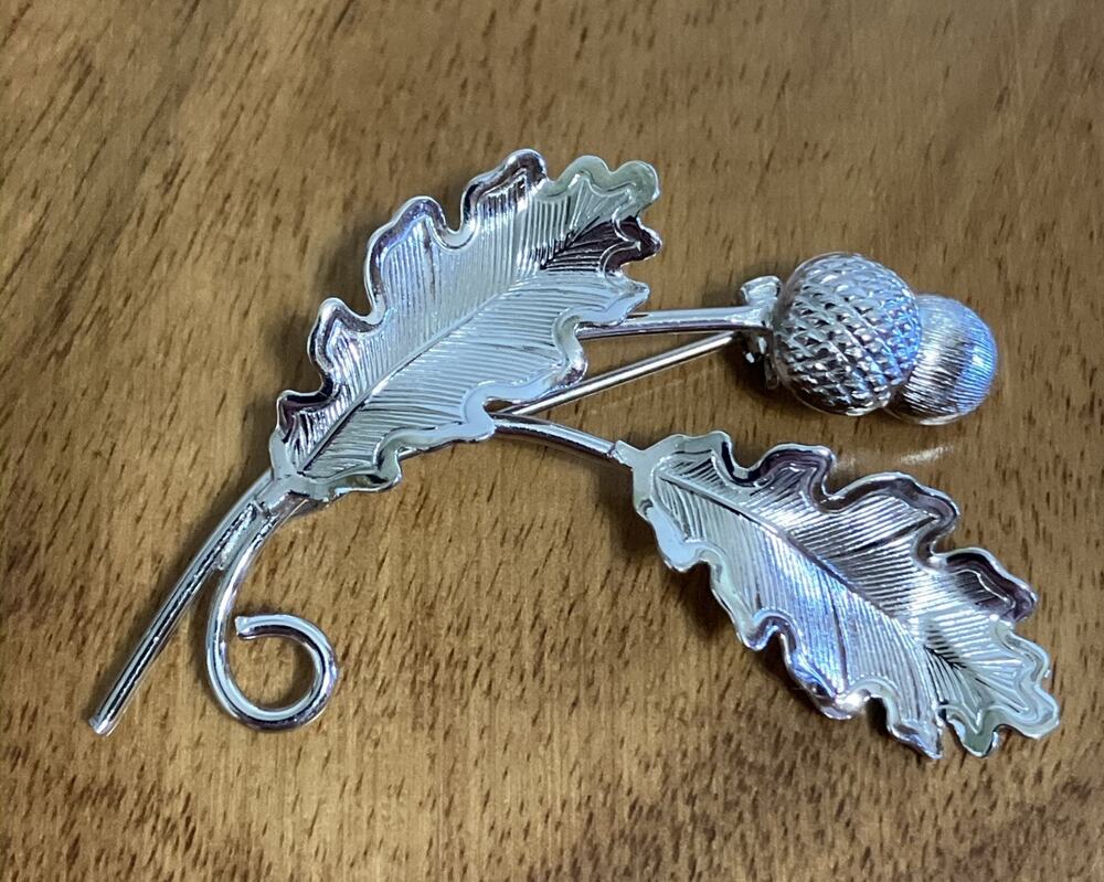 CELART Rhodium Plated Sterling Silver Oak Leaf & Acorn Pin Brooch Classy 1960s
